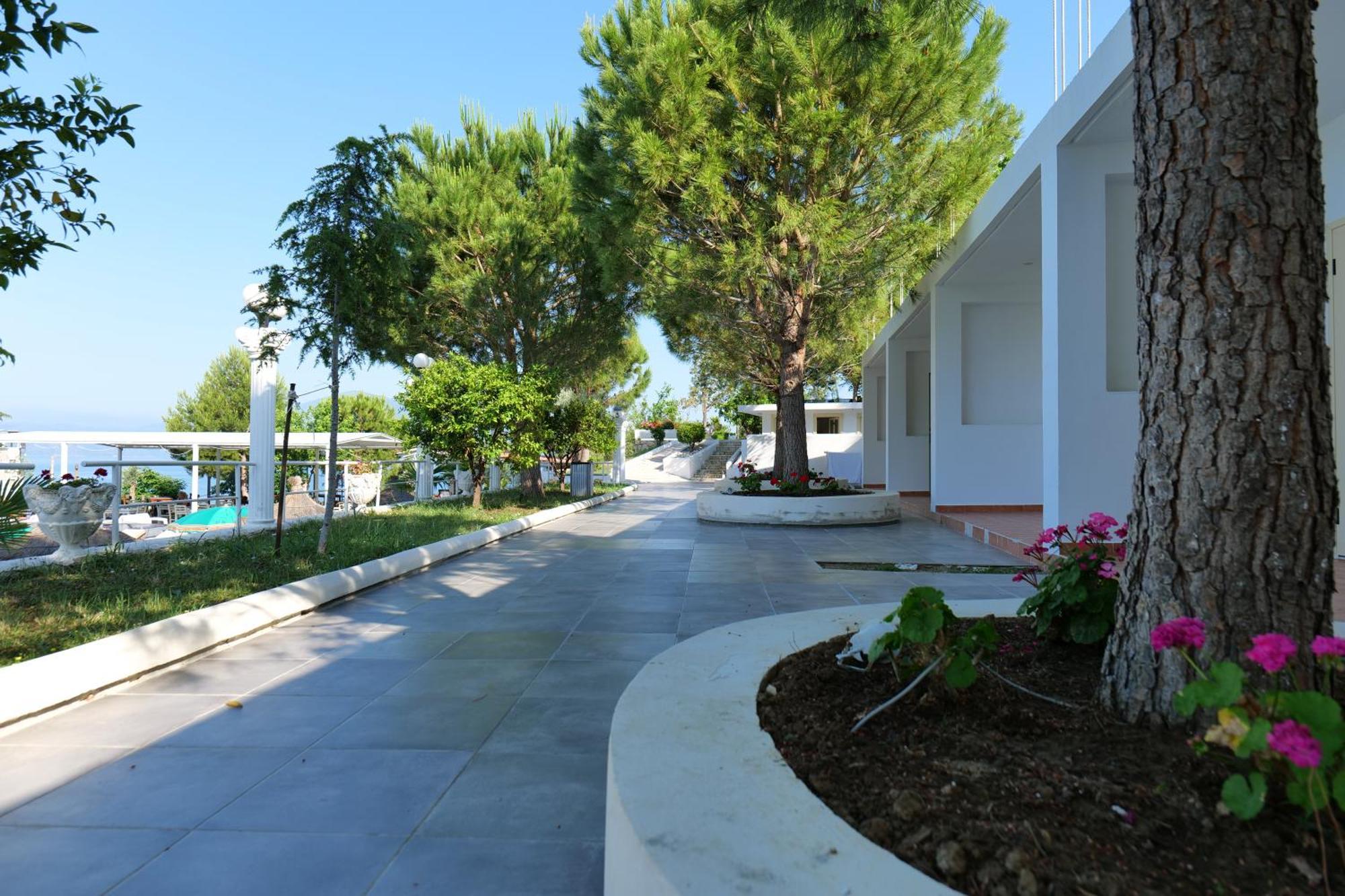 Edva Resort Radhimë 외부 사진
