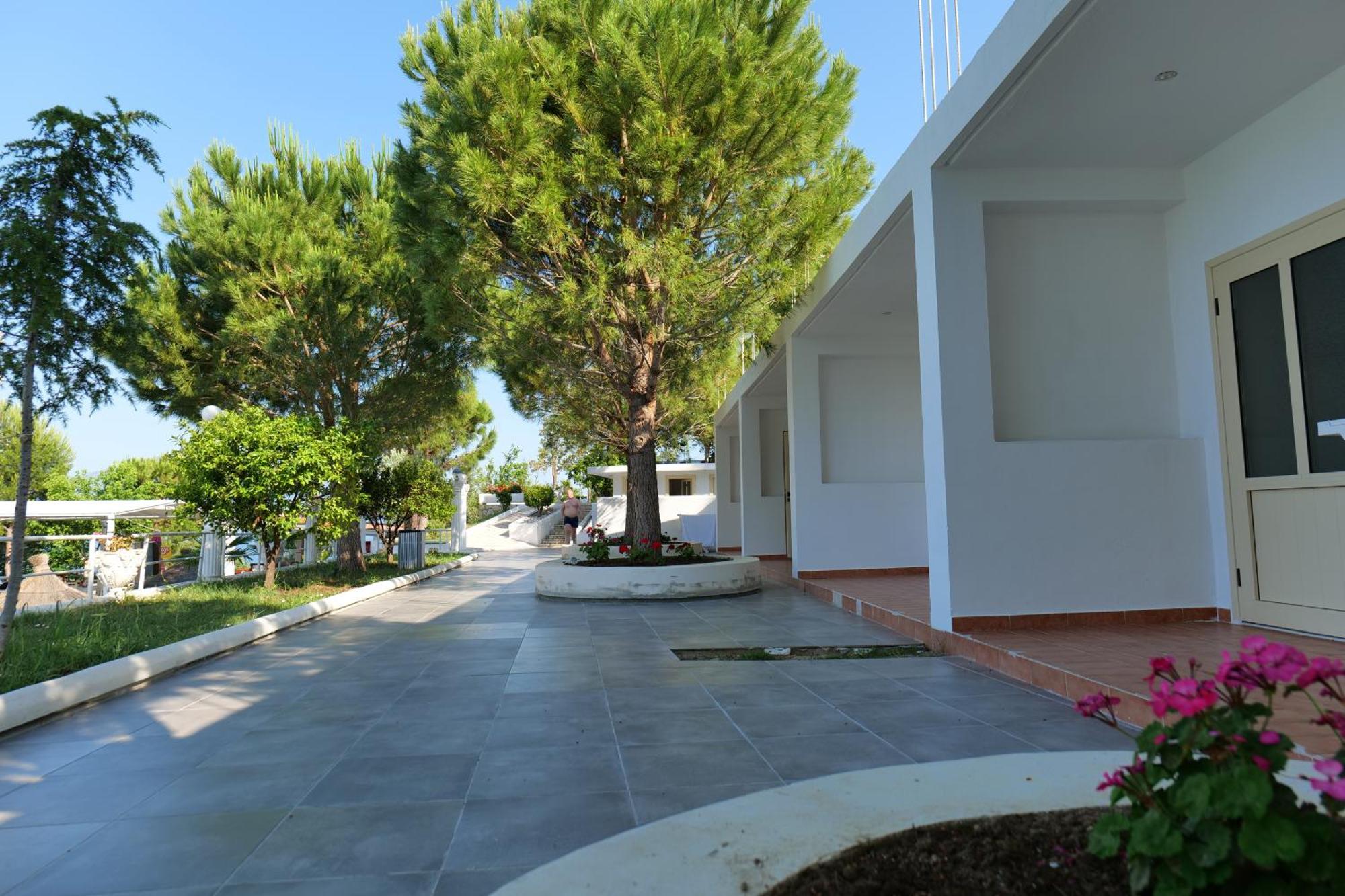 Edva Resort Radhimë 외부 사진