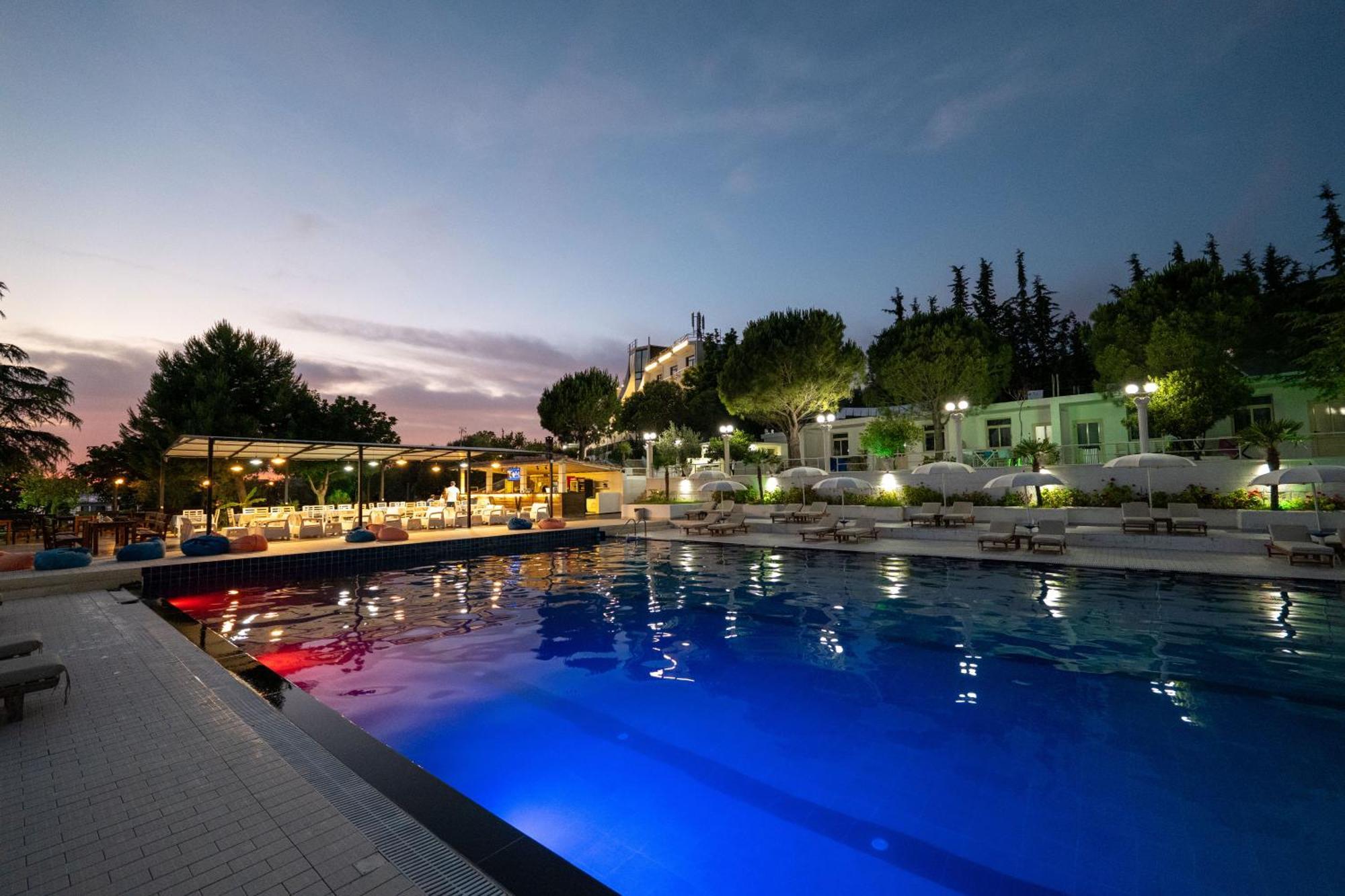 Edva Resort Radhimë 외부 사진