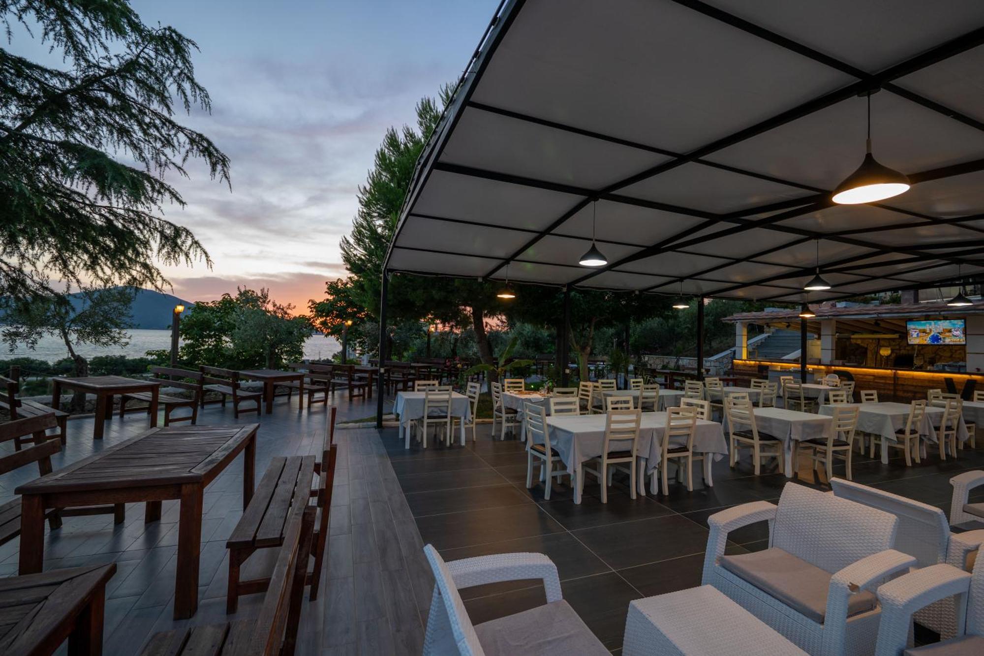 Edva Resort Radhimë 외부 사진