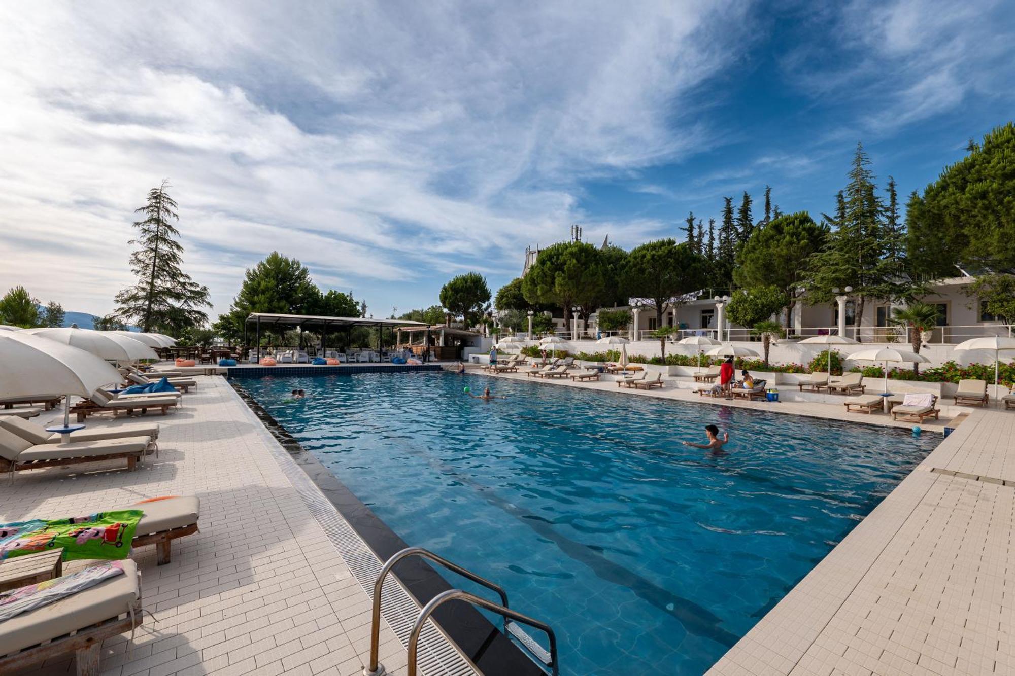 Edva Resort Radhimë 외부 사진